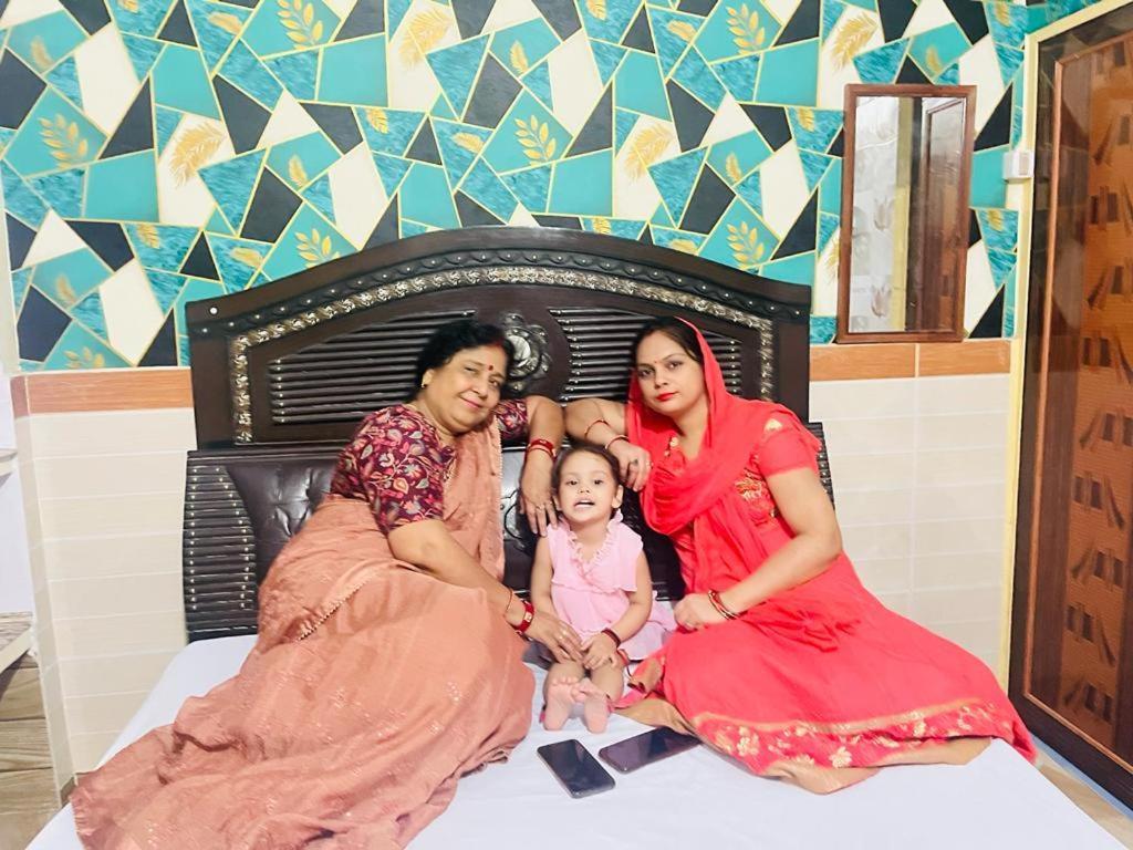Maa Gauri Paying Guest House Varanasi Oda fotoğraf